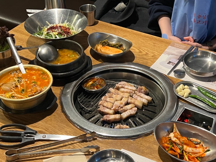  보라매 맛집 월화고기 보라매점 탱글한 육즙의 신림 고기 맛집