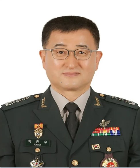 제51대 육군<b>참모총장</b>에 <b>박안수</b> 청도 원정출신..대장 진급 동시