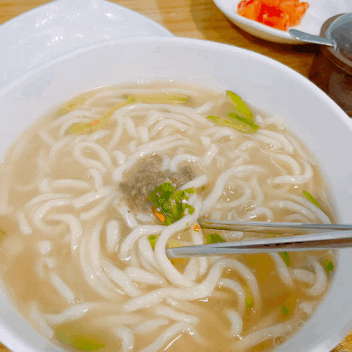 판교맛집, 건강한 멸치육수와 겉절이 맛집 '삼미칼국수'