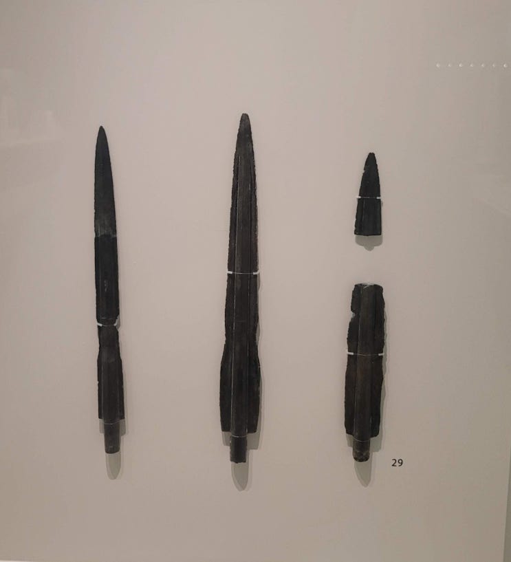  고조선 청동기시대 한국식동검, 비파형동검 (고인돌 미송리식토기)