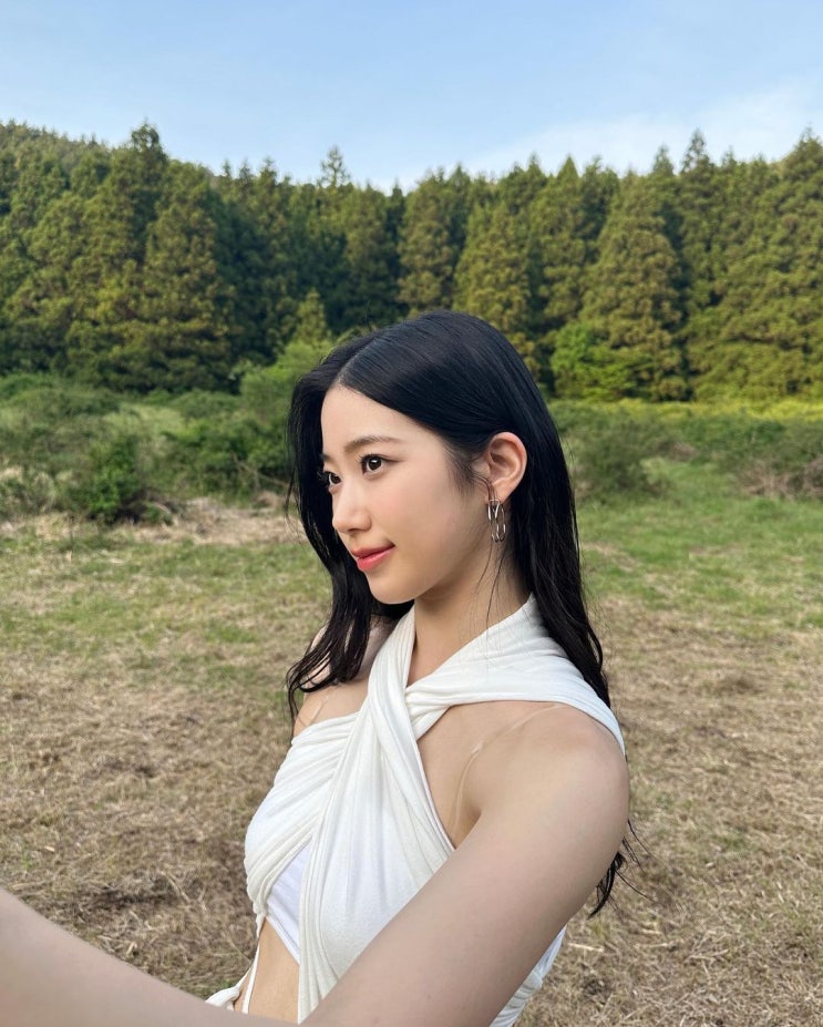 르세라핌 카즈하, 청초한 미인 빛나는 미모...정말 멋진 사람 르세라핌 카즈하, 청초한 미인 빛나는 미모...정말 멋진 사람