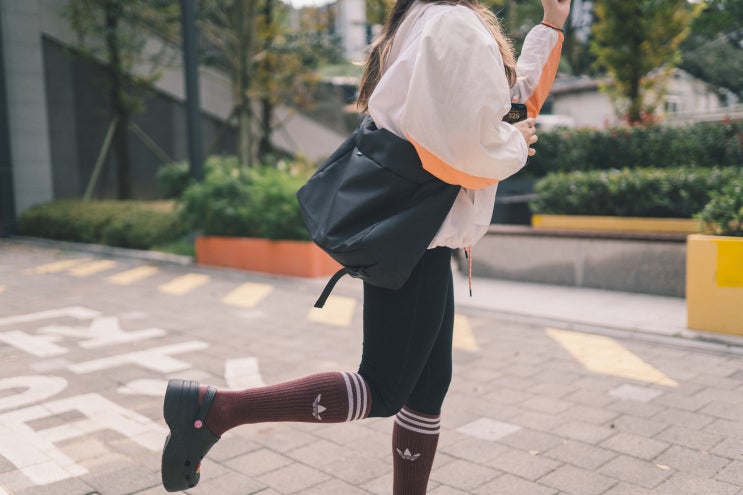  데일리백으로 쓰기 좋은 가벼운 DNIY 남자 메신저백
