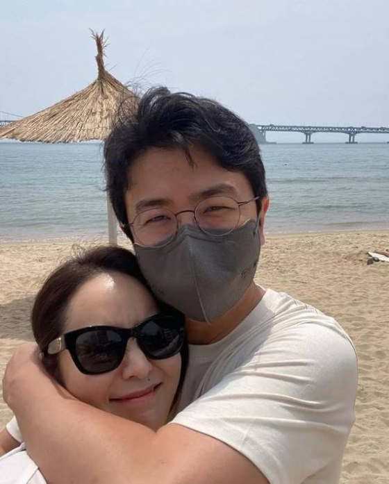 'KBS 아나운서 부부' 박지윤-최동석, 잉꼬부부의 파경...유독 충격적인 이유는? 'KBS 아나운서 부부' 박지윤-최동석, 잉꼬부부의 파경...유독 충격적인 이유는?