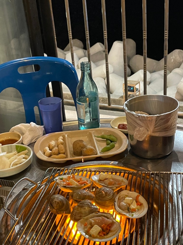 가을 바다 앞 포차 감성 방갈로 조개구이집 청사포 노란마후라