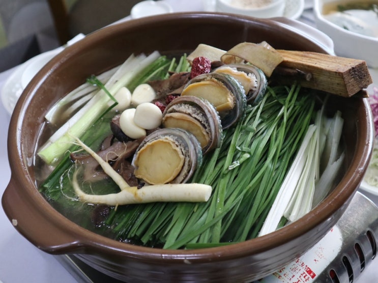  동학사감나무집 능이닭백숙 계룡산맛집 동학사백수 대전보양식 대전백숙 능이전복백숙 몸보신