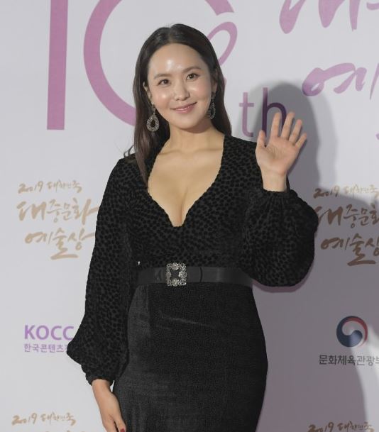 <b>박지윤</b>·<b>최동석</b>, <b>이혼</b>절차중 14년만에 파경 서로응원할것... 