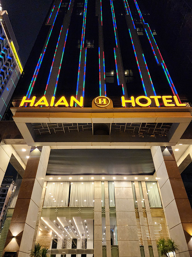 미케 비치 해변 앞에 위치한 해변 호텔인 다낭 하이안 비치 호텔&스파(Haian Beach Hotel & Spa)