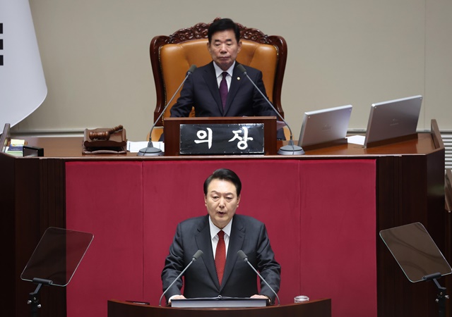 윤 대통령, 새해 <b>예산안 시정 연설</b> ‘경제’ ‘개혁’ ‘미래’... 