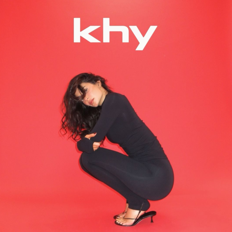 【khy】 카일리 제너 패션 브랜드 모토웨어에서 영감을 받은 레더 컬렉션 발매 날짜 정보