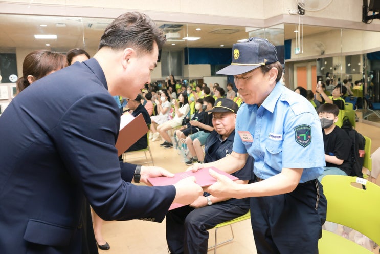 아파트 고독사 느는데 위기가구 대책은 없다?