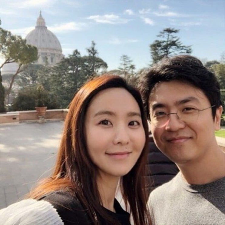 '아나운서 부부' 박지윤최동석, 결혼 14년 만에 파경..."내 인생의 가장 큰 실수" 이혼 암시글 '아나운서 부부' 박지윤최동석, 결혼 14년 만에 파경..."내 인생의 가장 큰 실수" 이혼 암시글