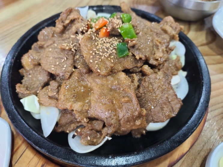  부여 배꼽 돼지석갈비 평일 점심특선 좋아요.