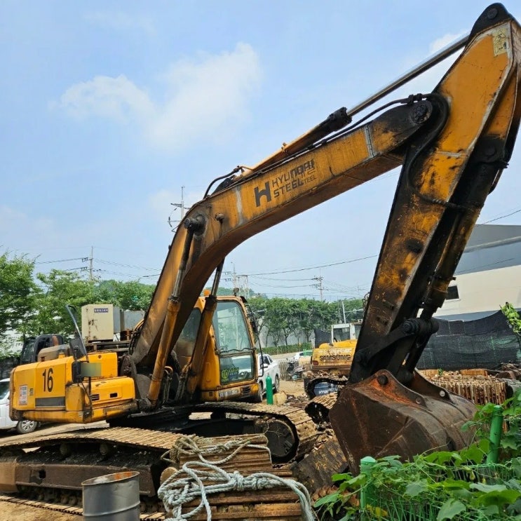 현대 R3000LC7 2007년식 3400만원 판매합니다. 현대 R3000LC7 2007년식 3400만원 판매합니다.