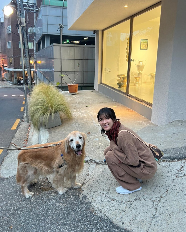 독전2 큰칼 한효주 착용한 여성 니트 코디 비바스튜디오 디아도라 셋업 독전2 큰칼 한효주 착용한 여성 니트 코디 비바스튜디오 디아도라 셋업
