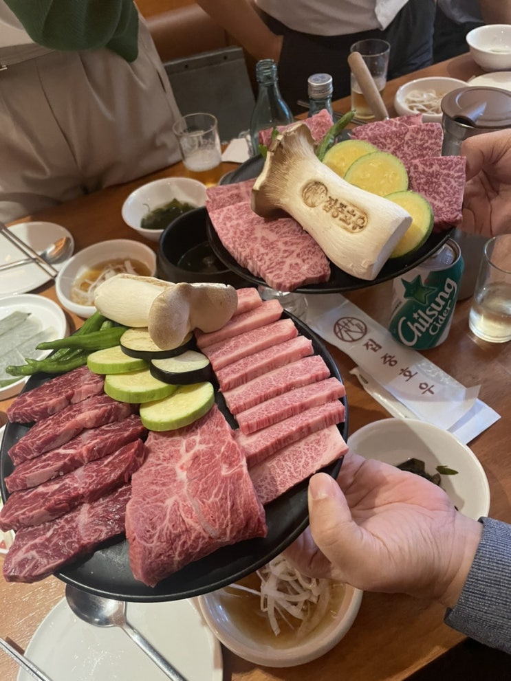  [하단] 다양한 종류의 술 그리고 분위기 좋은 감성 소고기 맛집, 집중호우