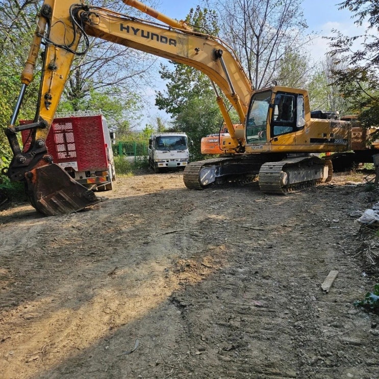 현대 R2900LC 2004년식 2400만원 판매합니다. 현대 R2900LC 2004년식 2400만원 판매합니다.
