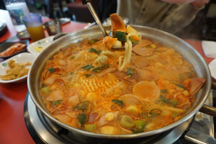  수지구청 점심 맛집 부대찌개는 역시 놀부 부대찌개