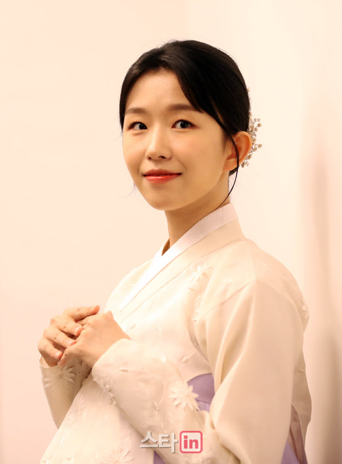 윤가이, "나보다 가족들이 인기 체감"...서울사투리 이렇게 뜰줄 몰랐거든요 윤가이, "나보다 가족들이 인기 체감"...서울사투리 이렇게 뜰줄 몰랐거든요