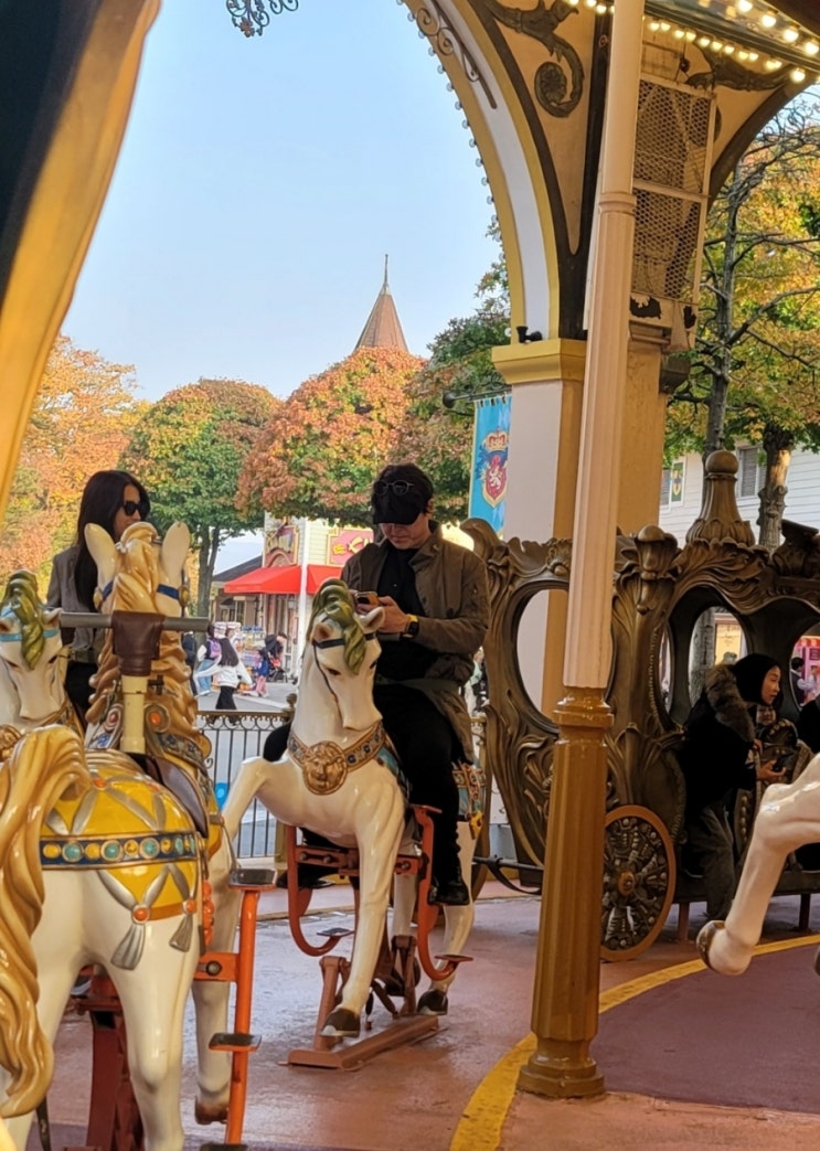 에버랜드에서 연예인 <b>박하선</b>·<b>류수영</b> 계속 마주친 썰... 
