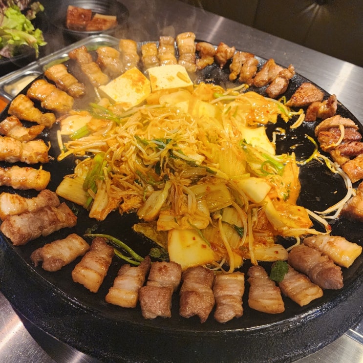  부천시청역 맛집 삼겹살 고기가 맛있는 솥돈 중동현대점