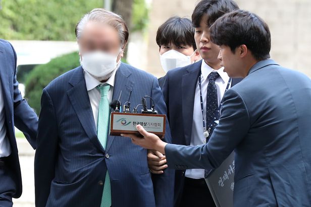 [이재명 게이트] <b>백현동</b>... 며 10억 챙긴 <b>브로커</b> 체포.
