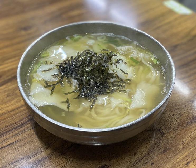  구수한 멸치 육수의 매력 / 분당 미금 구미동 행하령수제비