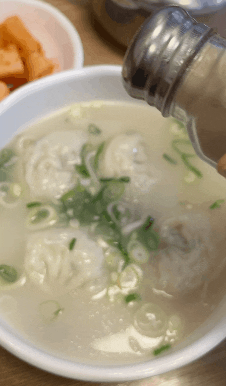  [서울 압구정] 함흥면옥 압구정점 / 사골만두국 점심 혼밥 해장