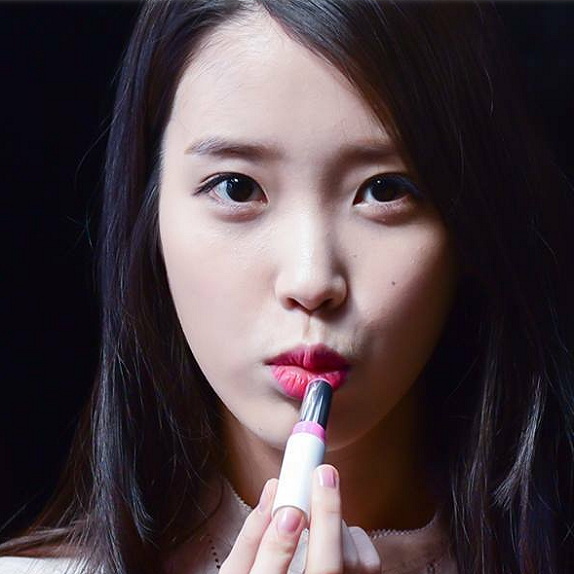 립스틱에 관한 꿈 ~립스틱 꿈해몽 ~립스틱 바르는 꿈 ~립스틱 지워진 꿈 ~립스틱 자국 꿈 ~빨....