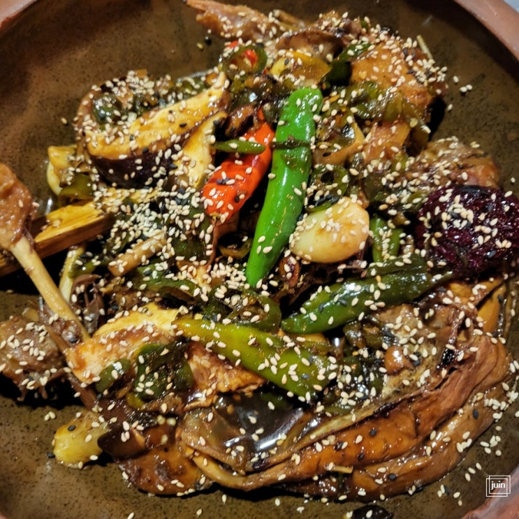  솔잎조림닭이 기가막혔던 대구가창맛집 돈마을