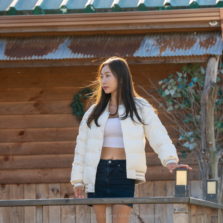 디스커버리 바시티 자켓 경량패딩 스타일리시한 여성 숏패딩 코디 데이트룩까지 OK! 디스커버리 바시티 자켓 경량패딩 스타일리시한 여성 숏패딩 코디 데이트룩까지 OK!