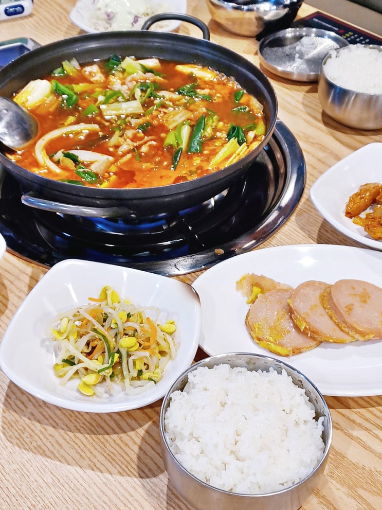 황금동맛집 이런 식사 훌륭해 고령촌돼지찌개