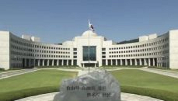 <b>검찰</b>은 사과한다는데…<b>국정원장</b> “도의적 책임, 감찰 안 해”