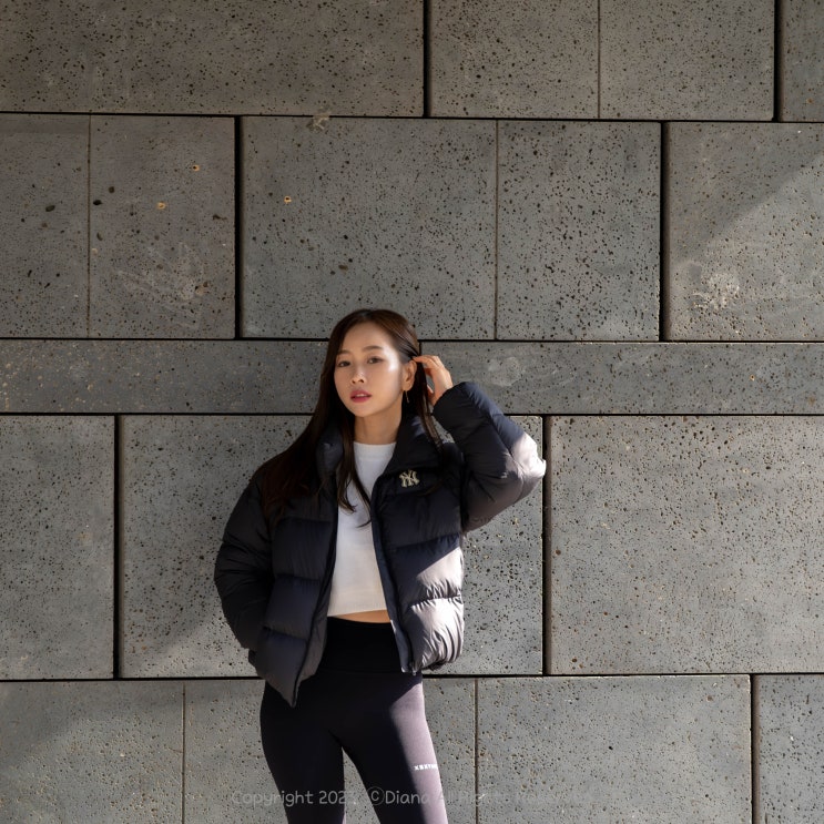 여자 페미닌룩 코디까지 가능한 숏패딩 MLB 크롭 아우터 예쁘지? 여자 페미닌룩 코디까지 가능한 숏패딩 MLB 크롭 아우터 예쁘지?