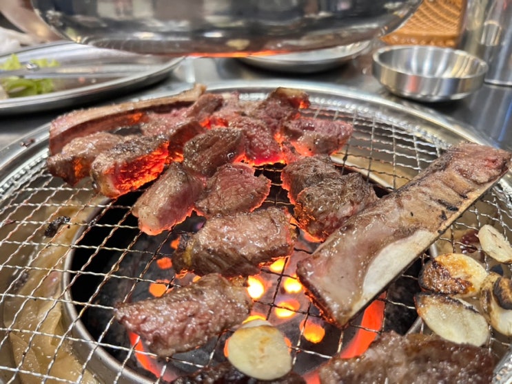 맛과 감동의 만남: 문지동 신상 연탄불 고깃집 연탄구이실에서의 특별한 식사 후기