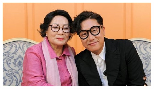 <실시간 핫이슈> "엄마 사랑한다고 하고 싶어" 이상민 어머니 6년 투병 끝 별세 <실시간 핫이슈> "엄마 사랑한다고 하고 싶어" 이상민 어머니 6년 투병 끝 별세