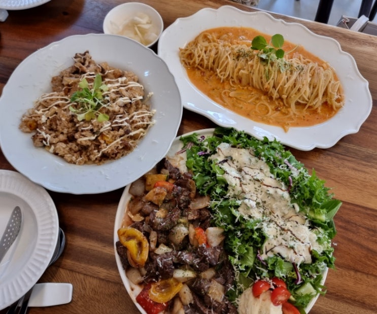  창원 중앙동 양식맛집 "거실" 분위기 좋은 데이트 파스타 & 샐러드 & 필라프