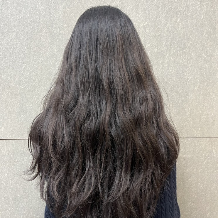  풍성한 머리숱 유지 :  두피케어 가능한 탈모앰플