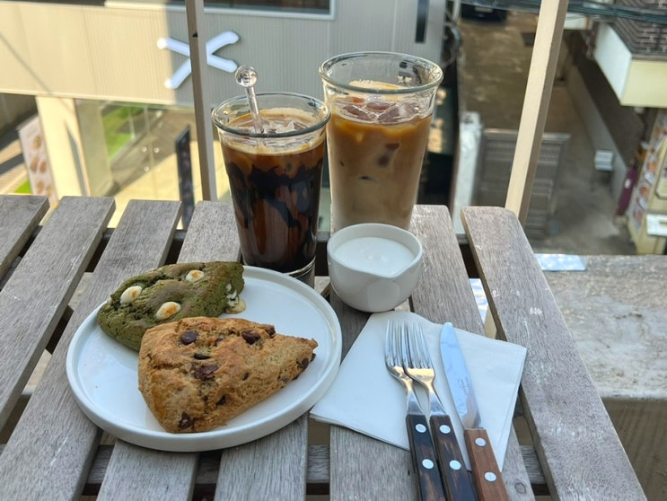  샤로수길 테라스 카페 라미스콘 내돈내산ㅣ스콘 베이글 맛집은 글쎄