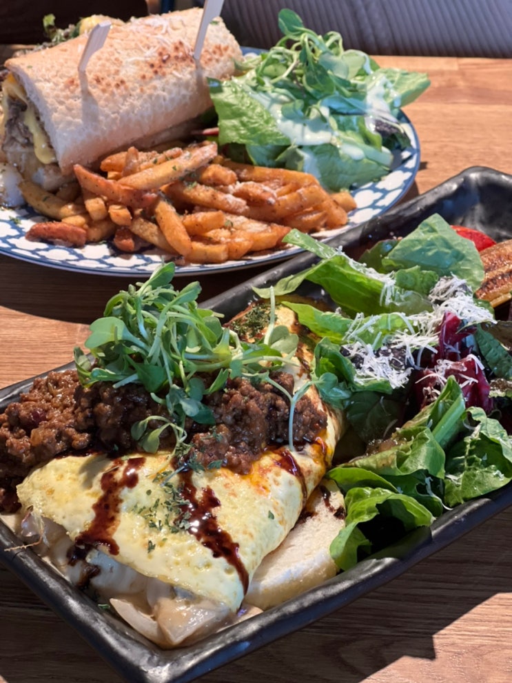  강남역 최고의 브런치 맛집, 맥주펍 엘라(Elah)