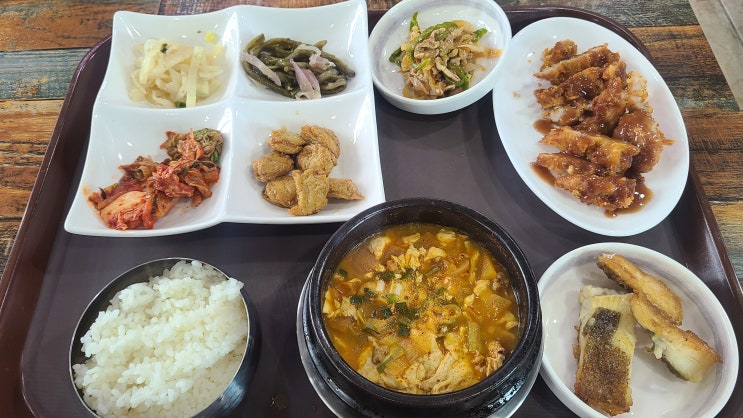 제주대학교 정문맛집 신산배꼽시계 8천원정식 제주대학교 정문맛집 신산배꼽시계 8천원정식