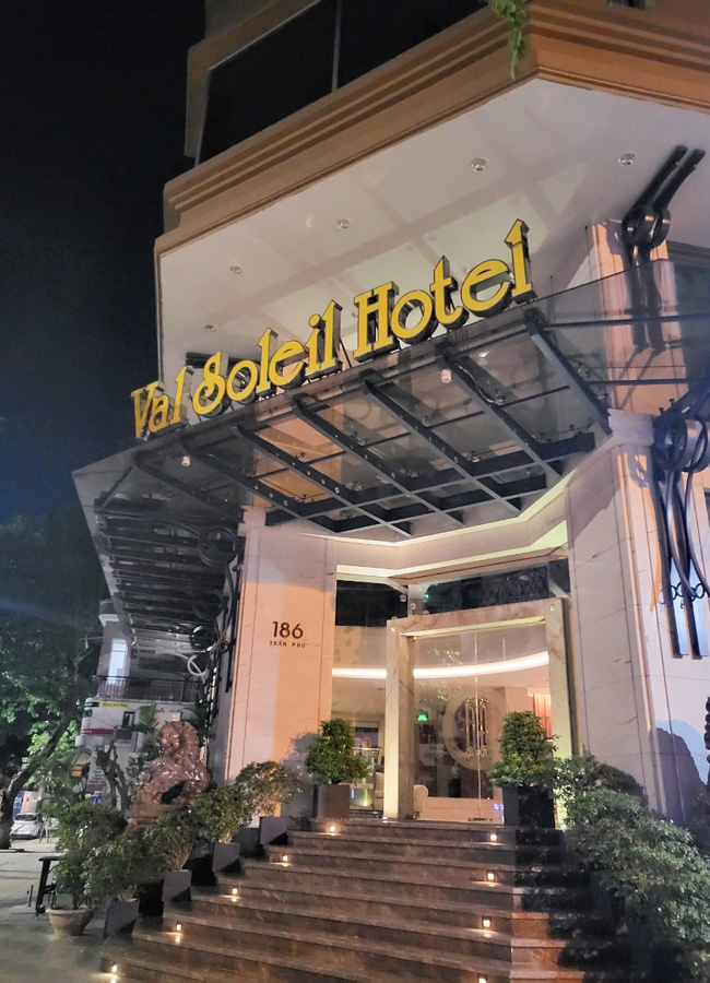  다낭 용다리가 보이는 다낭에서 0.5박에 좋은 가성비호텔 발솔레일호텔(ValsoleilHotel)