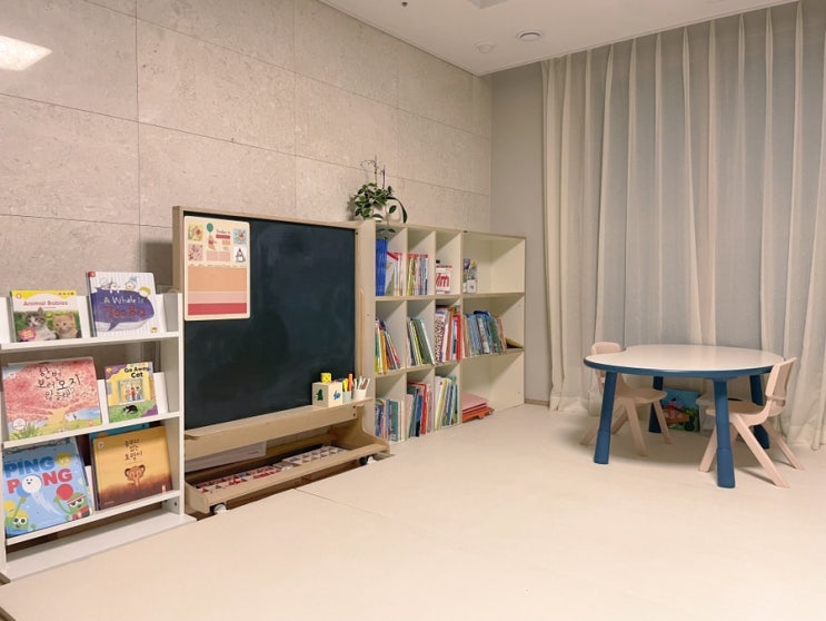 [온라인집들이] 4살 아이와 함께사는 집, 거실 서재화 프로젝트