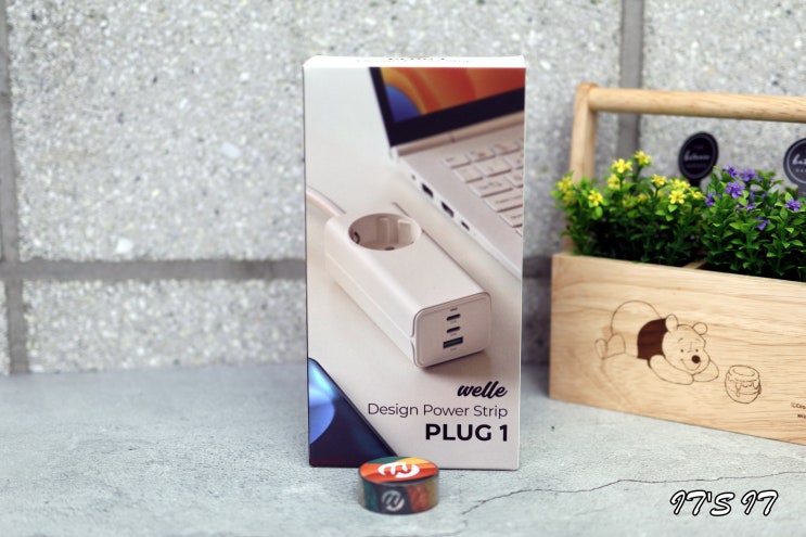  심플한 디자인 벨레 USB 고속충전기 PLUG 1