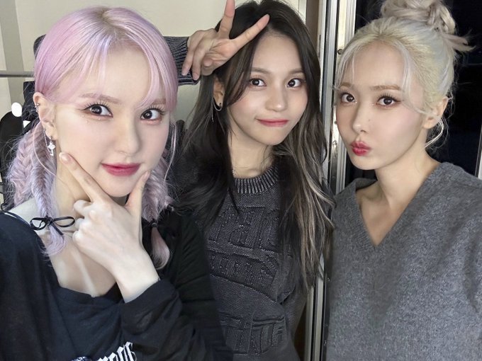 비비지 신비, "난 거실형 집순이"...엄지 "5시간 후에 들어와도 거실에 있더라" 비비지 신비, "난 거실형 집순이"...엄지 "5시간 후에 들어와도 거실에 있더라"