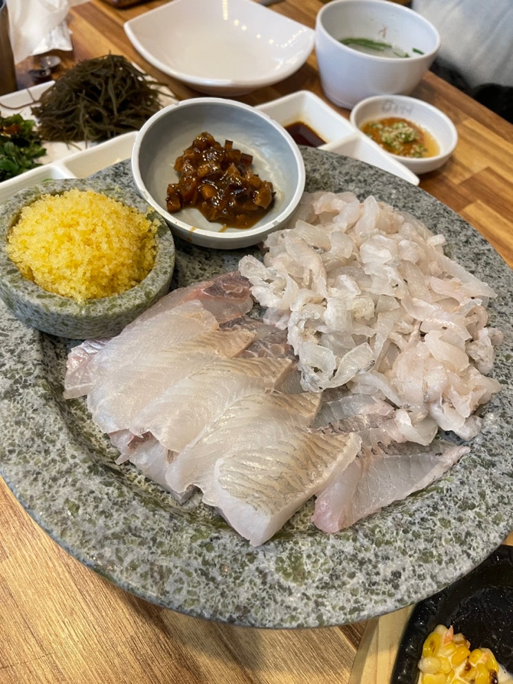  [수원 인계동 횟집] 술한잔 생각나는 고소하고 신선한 회‘못난이세꼬시회&쭈꾸미’