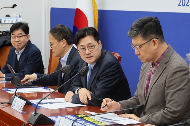 <b>홍익표</b> “<b>한동훈</b>·이동관 탄핵소추 추진”