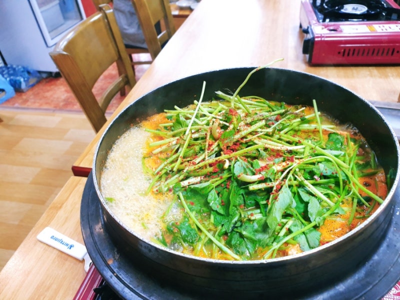 남한강 참게 매운탕 레시피 강동구 새우탕 굽은다리 밥집 맛집
