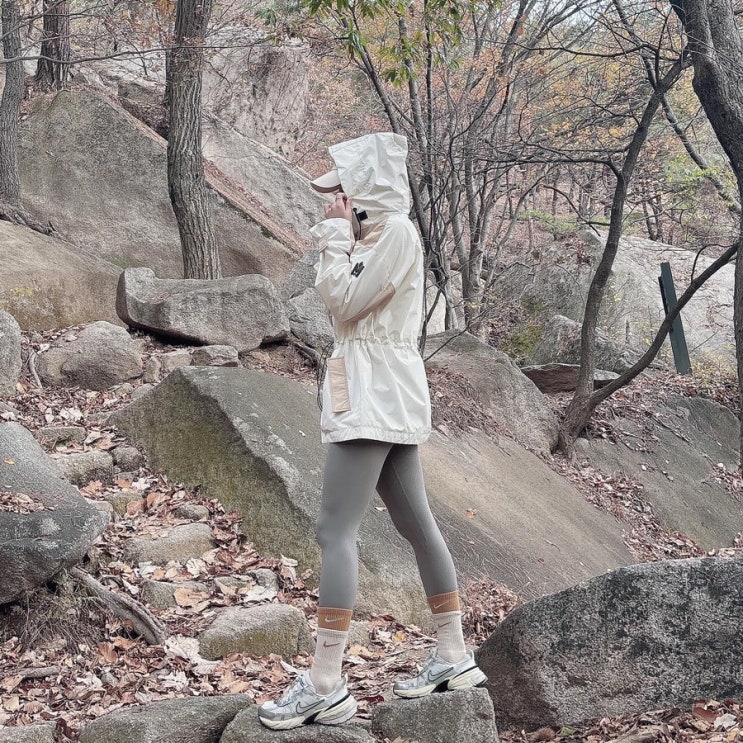  맥케이지 바람막이 여자 등산복 코디 알리즈 레인 코트