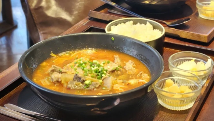 안양 동편마을 점선면 :: 고기 많이 들어간 국밥 맛집 추천