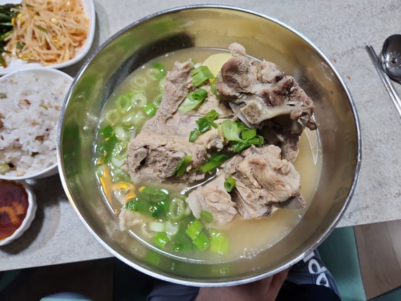 하얀 감자탕 만들기. 하얀 감자탕 레시피. 간단한 감자탕 만들기. 색다른 감자탕.